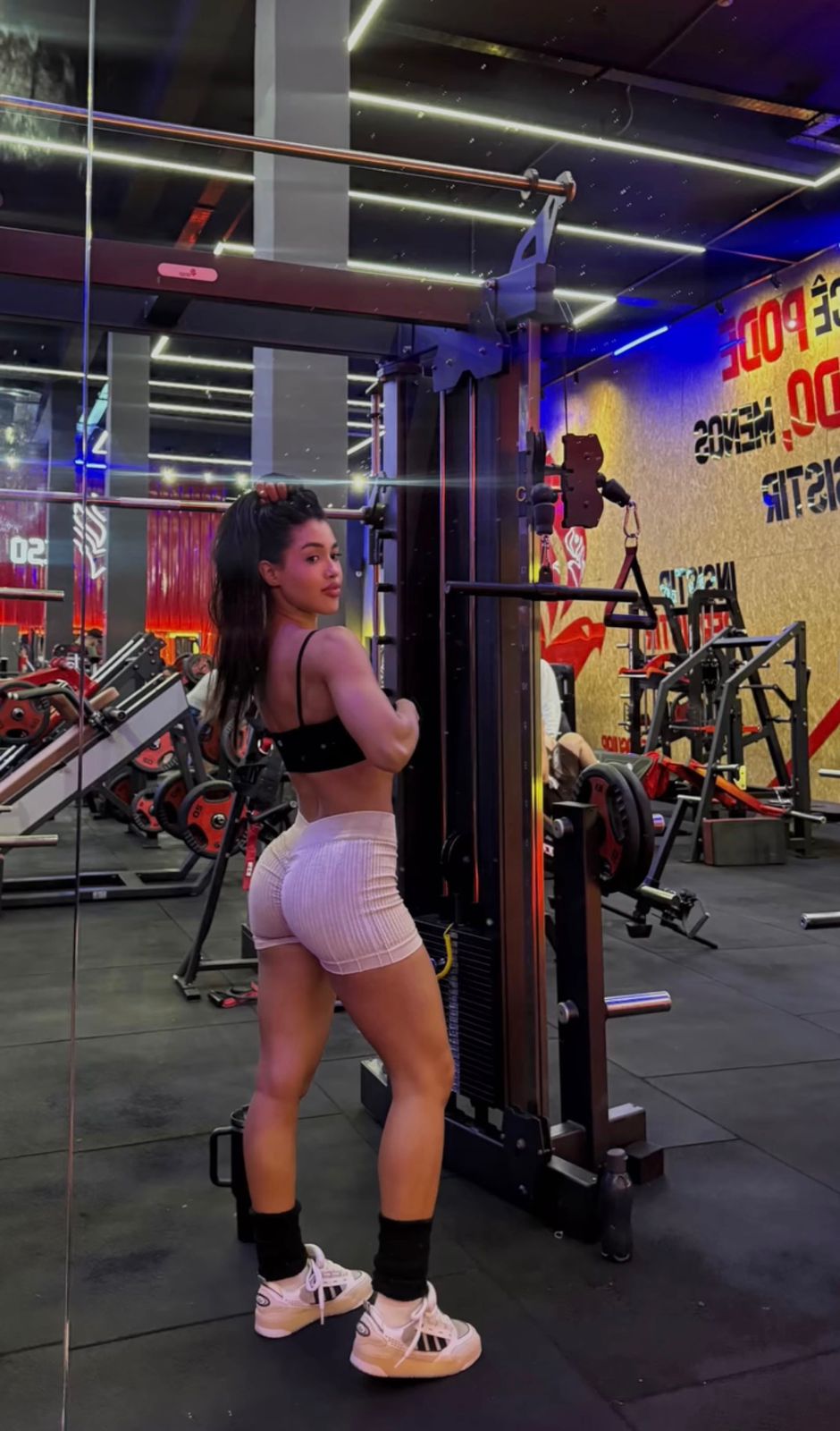Escort - MONICA - Ibiza Tops